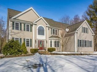 5 Nelson Ct, Mendon, MA 01756