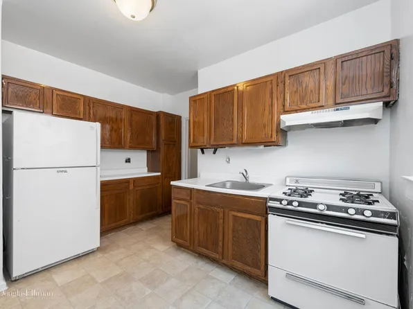 920 East 17th Street image 1 of 8