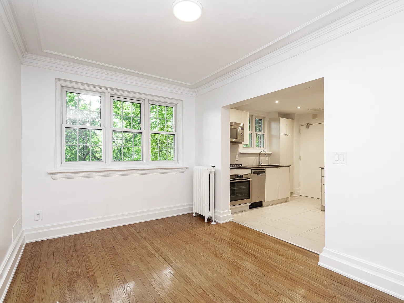 2875 Yonge Street — Photo 2