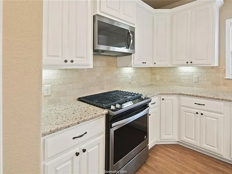 4029 Crestmont Dr — Photo 6