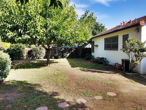2nd image of 2375 Lindaire Ave