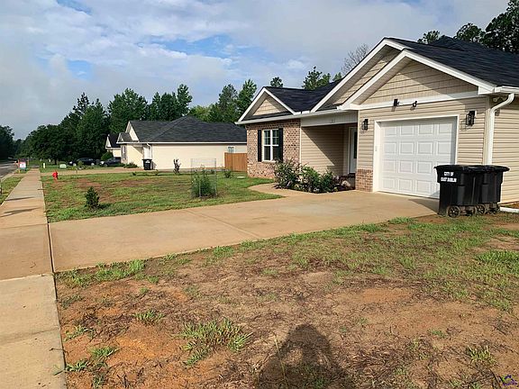 3rd image of 152 Long Pines Cir