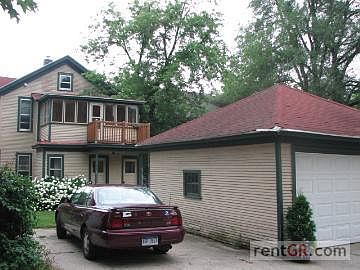 3rd image of 349 Carlton Ave SE #1