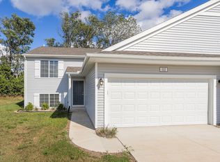 5447 E Karen Ct, Stevensville, MI 49127