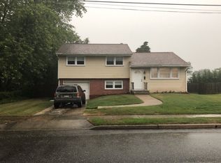 19 Hickory Rd, West Deptford, NJ 08096