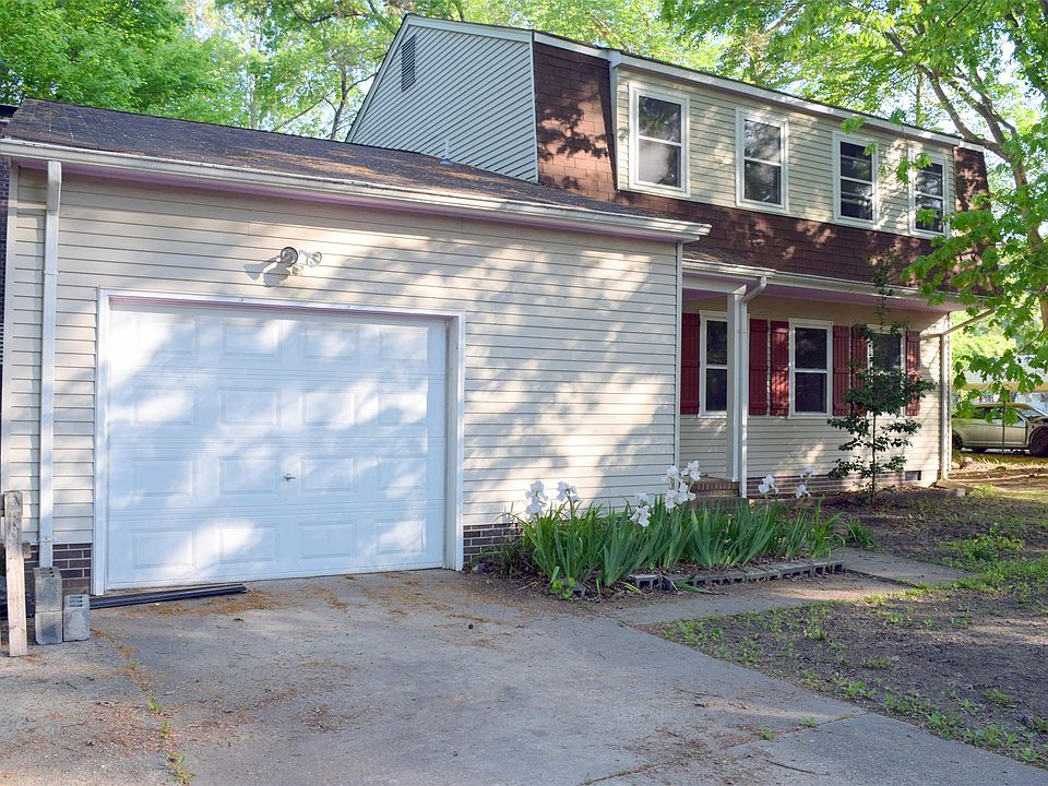 1st image of 202 York Warwick Dr