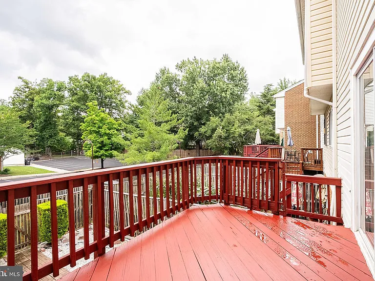 5844 Banning Pl — Photo 33