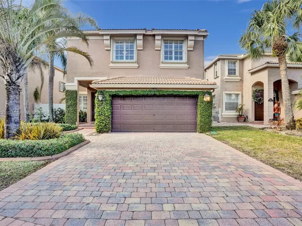 1451 Briar Oak Ct, Royal Palm Beach, FL 33411