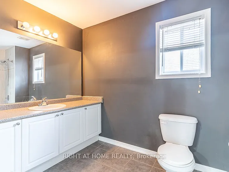 1373 Hunter St — Photo 25
