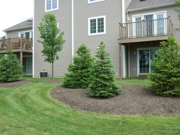1985 West Street #9, Southington, CT 06489