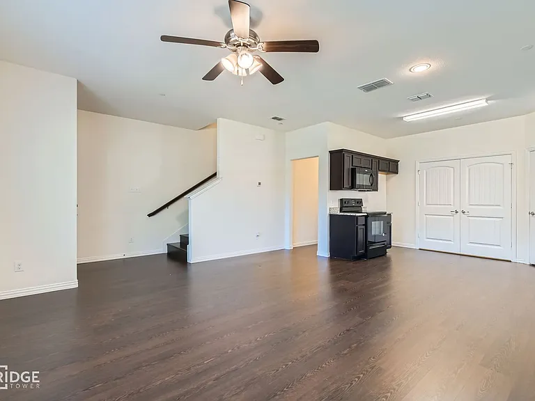 1412 Lake Crest Ln — Photo 4