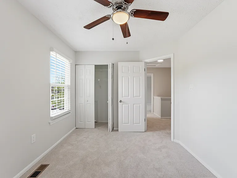 2401 W Rosecroft Village Cir — Photo 13
