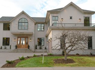 2945 Toronto Cres NW, Calgary, AB T2N3W4