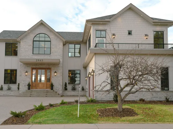 2945 Toronto Cres NW, Calgary, AB T2N 3W4