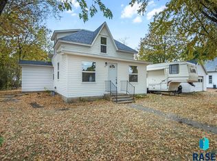 111 Walnut St, Avon, SD 57315