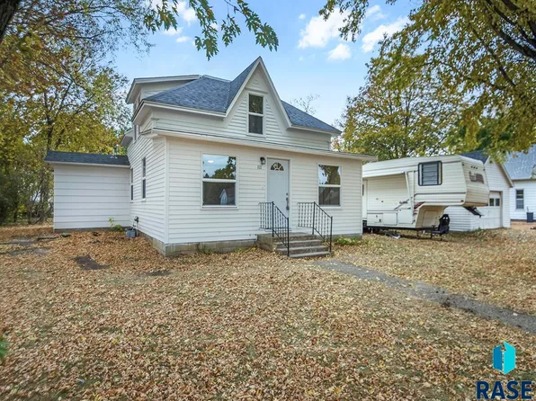 111 Walnut St, Avon, SD 57315