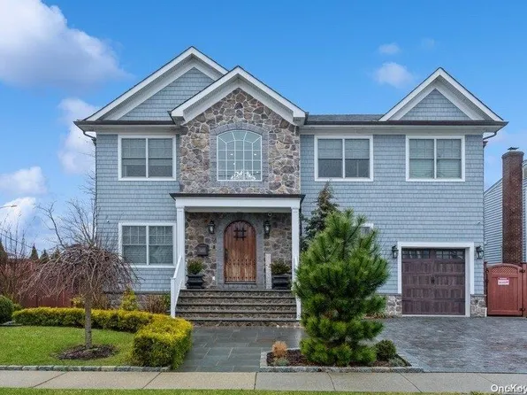 2472 Sycamore Avenue, Wantagh, NY 11793
