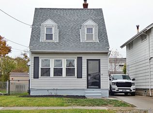 2930 Porter Rd, Niagara Falls, NY 14305