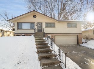 32 Morningside Dr, Saint Paul, MN 55119