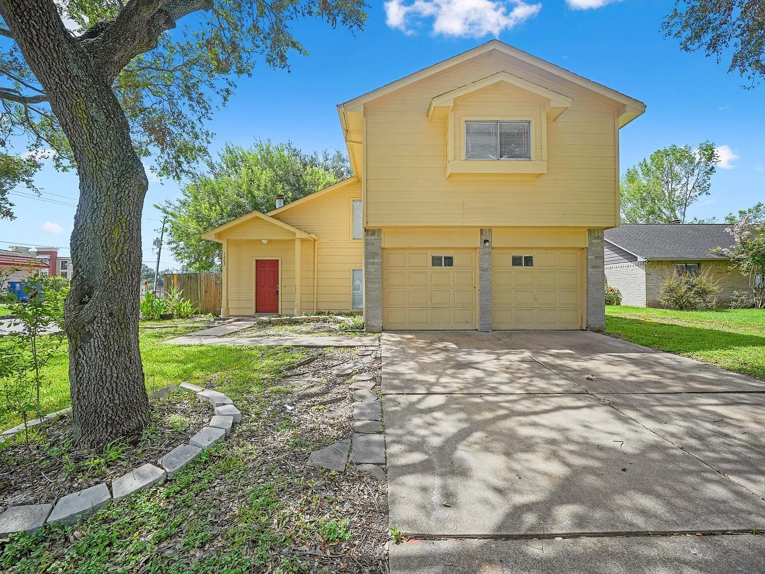 4 bed, 2.5 bath, 1712 sqft, $1,715 — Photo 1