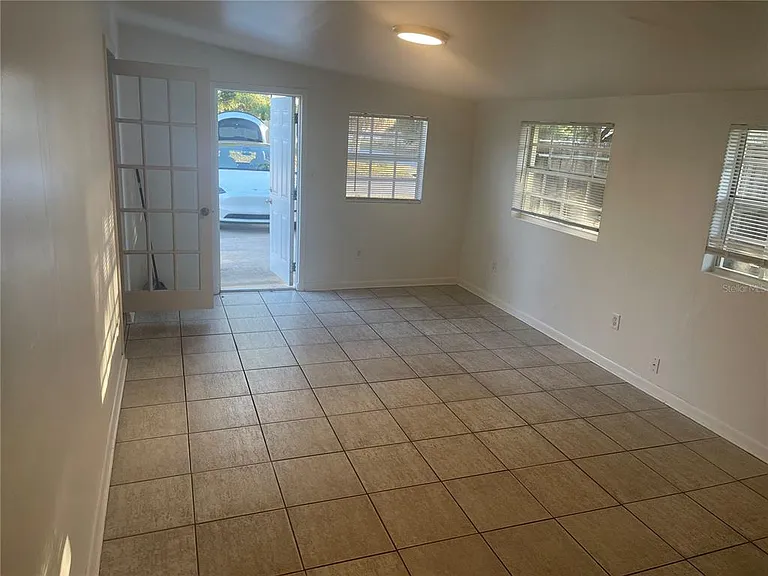 3712 W Wallace Ave — Photo 10