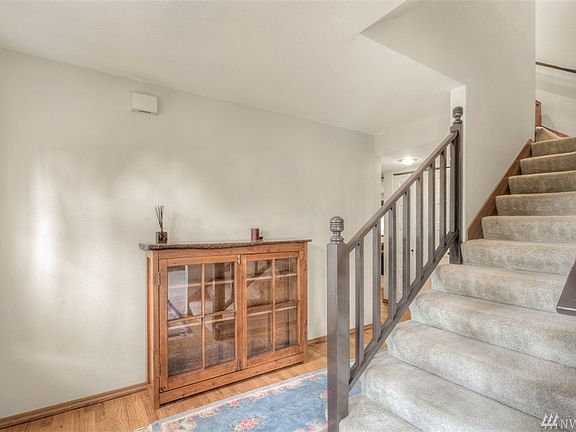 3rd image of 10111 181st Ave NE