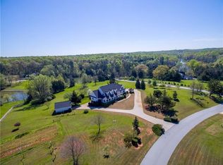 1034 Blue Heron Dr, Commerce, GA 30529