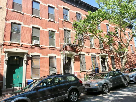 Rented by Space Real Estate | media 40