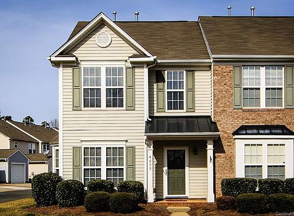 3rd image of 4609 Forestridge Commons Dr