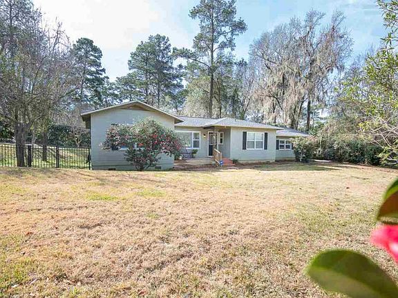 2nd image of 941 Carlton Dr