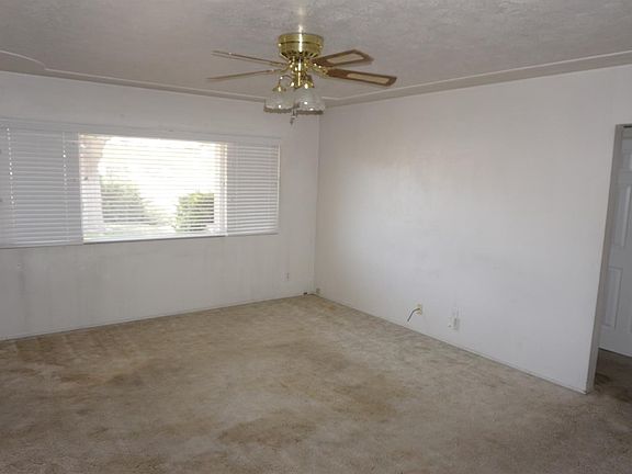 3rd image of 27744 De Anza St