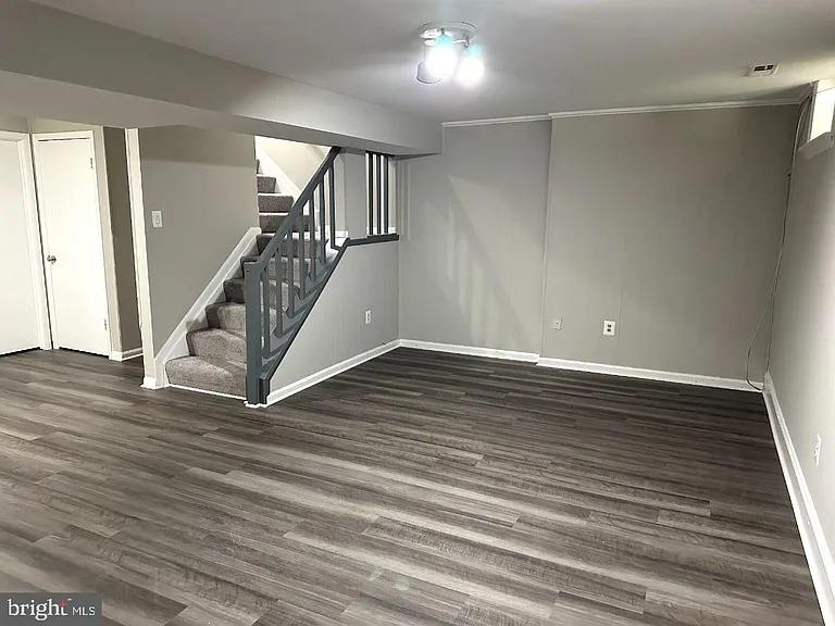 8121 Fenwick Ct — Photo 35