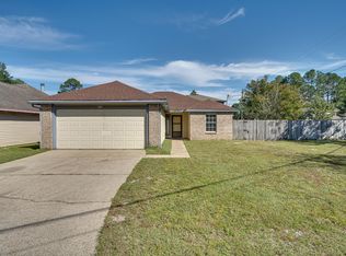 101 Crystal Lake Ln, Valparaiso, FL 32580