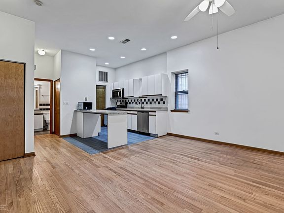 3rd image of 2009 W North Ave APT 2B