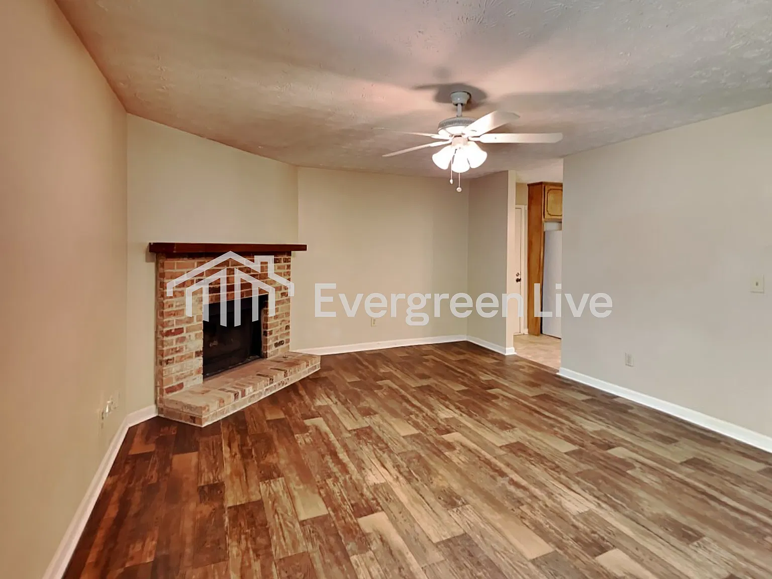 3 bed, 1.5 bath, 1198 sqft, $1,545 — Photo 4
