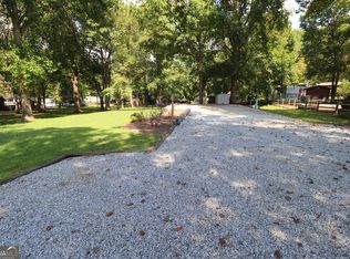 195 Camptown Trl, Cleveland, GA 30528