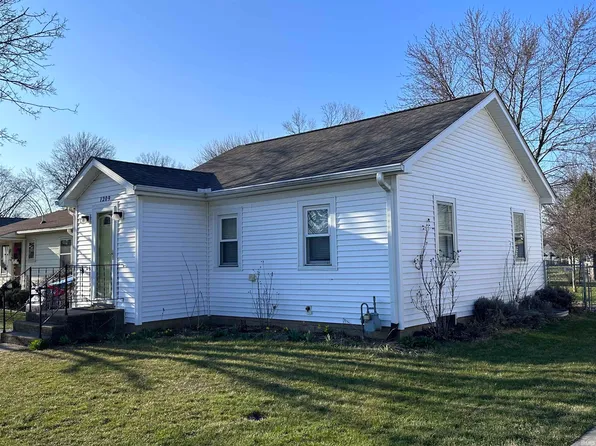1209 W Wilkinson St, Goshen, IN 46528