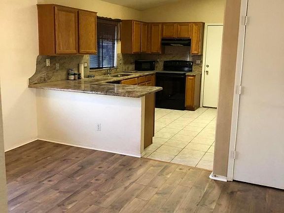 4th image of 2220 E Wescott Dr