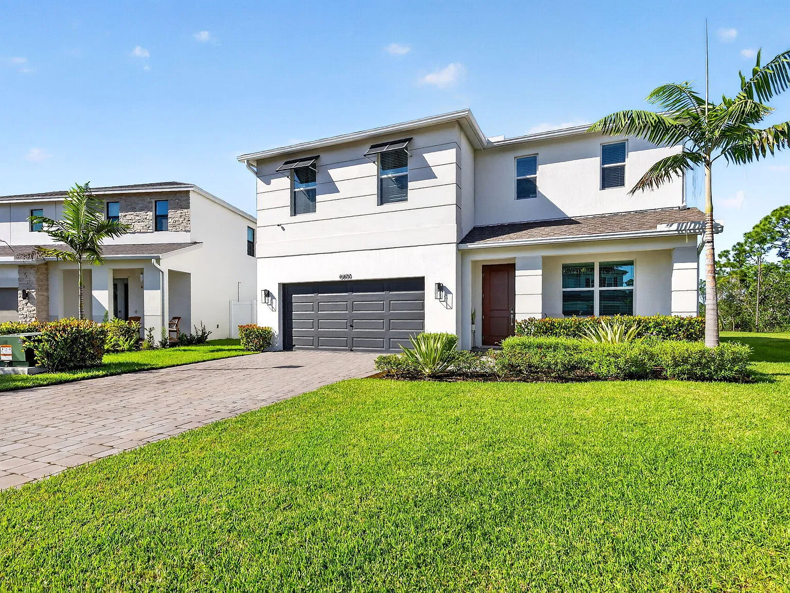 4 bed, 2.5 bath, 2412 sqft, $4,800 — Photo 3