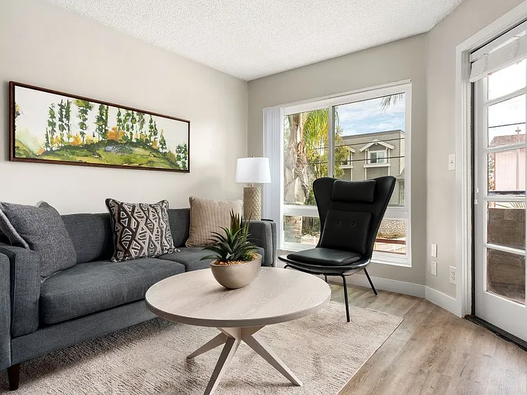 Woodland Trio Apartments — Photo 5