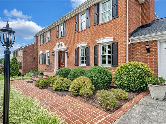 2nd image of 710 Joan Cir