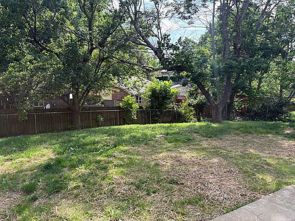 2nd image of 1516 Meadowview Dr