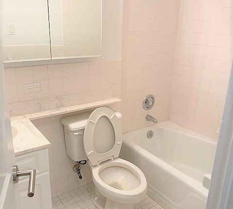 5th image of 353 E 83rd St APT 4E