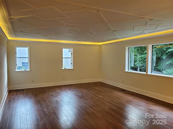 3rd image of 317 Belwood Dr