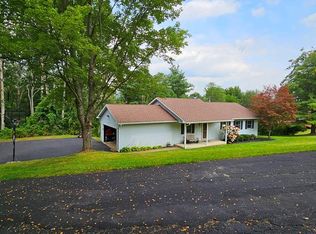 2462 Morrcrest Dr, Corning, NY 14830