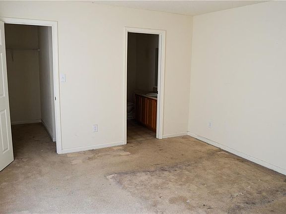 5th image of 11403 High Timber Dr