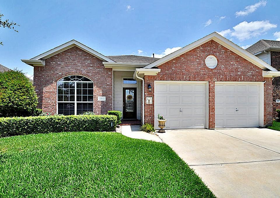 1st image of 22122 Leirop Dr
