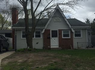 46 Rivulet St, Woonsocket, RI 02895