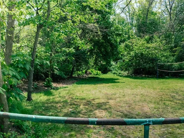Surfside Dr, Akron, OH 44319