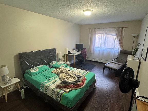 2nd image of 1004 7th St SE #111